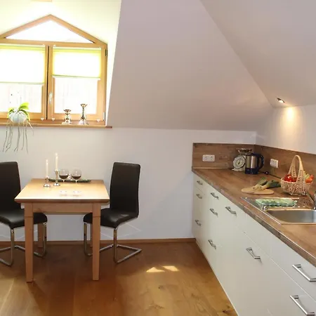 Am Dreiseithof Apartment